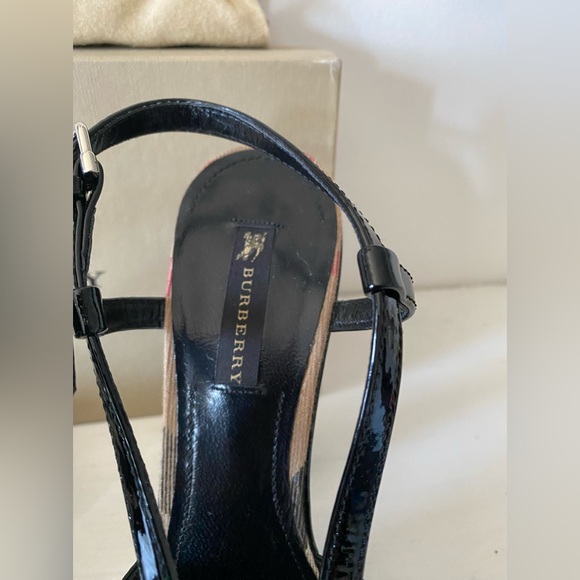 Burberry signature platforms. - Picture 7 of 12